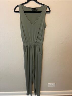 Rachel Zoe Light Olive Green Sleeveless V-Neck Jumpsuit